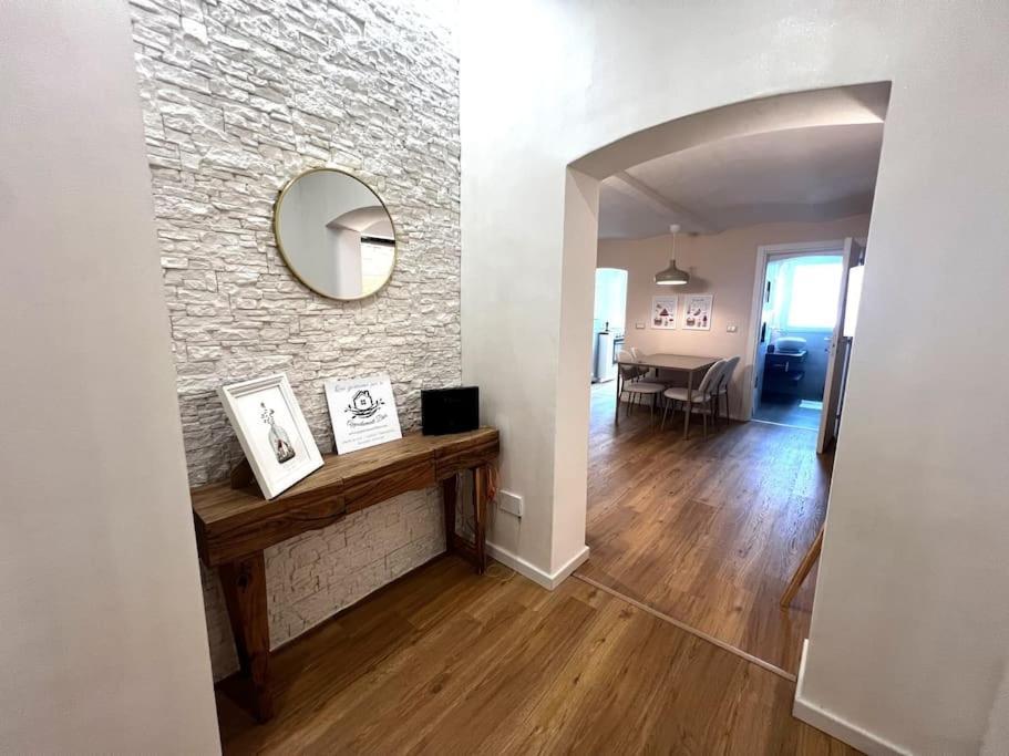 La Casa Del Papa Apartment Bari Bagian luar foto