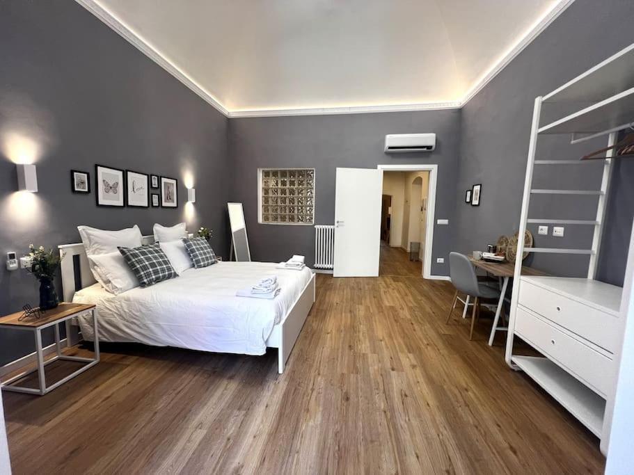 La Casa Del Papa Apartment Bari Bagian luar foto