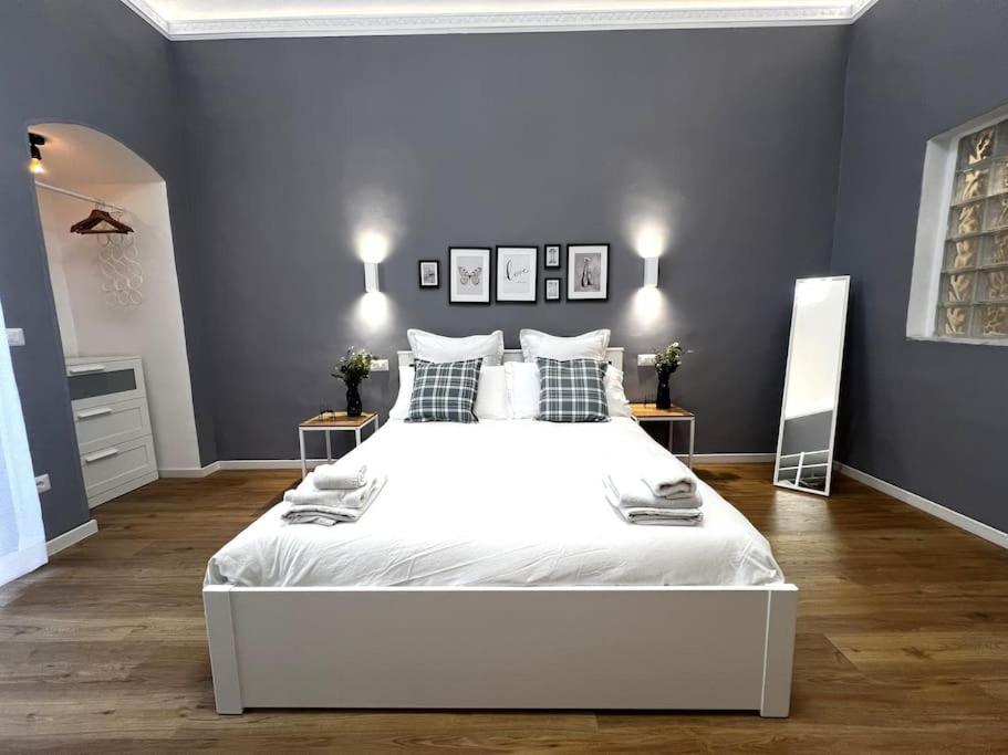 La Casa Del Papa Apartment Bari Bagian luar foto